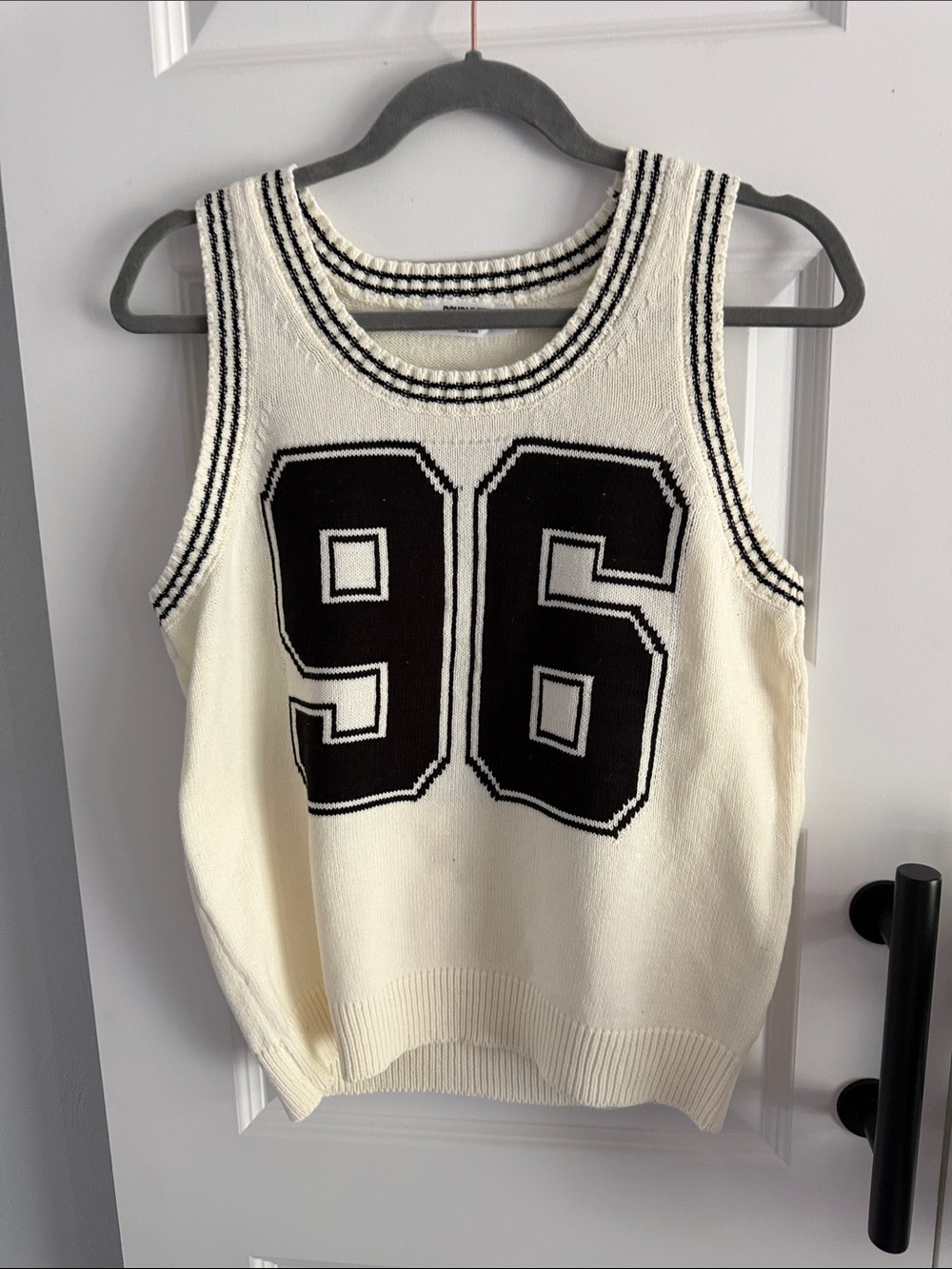 Double Zero  Knit Sleeveless Sweater Vest with Black 96 Graphic-